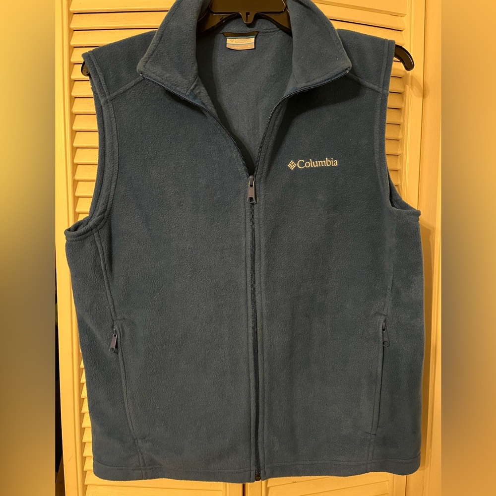 Men’s Columbia fleece vest